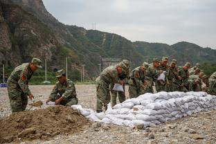 难道❓肯尼亚警方：在基普图姆遭车祸去世前 去过他家的3人已被捕